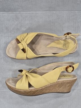 Y2k Dansko wedge sandals women's 39 US 8.5 yellow leather toggle knot Boho
